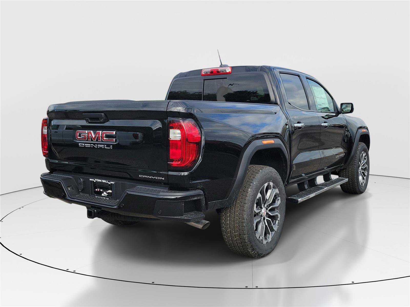 New 2026 GMC Canyon Denali image 8