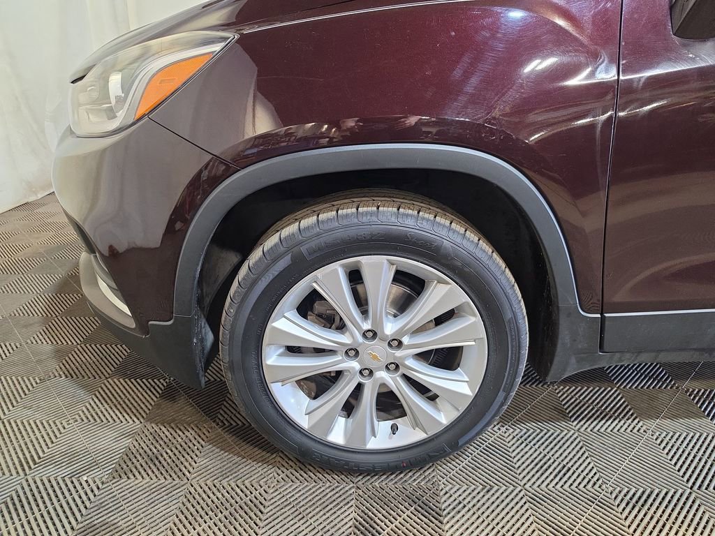 Used 2020 Chevrolet Trax Premier AWD/4WD image 19