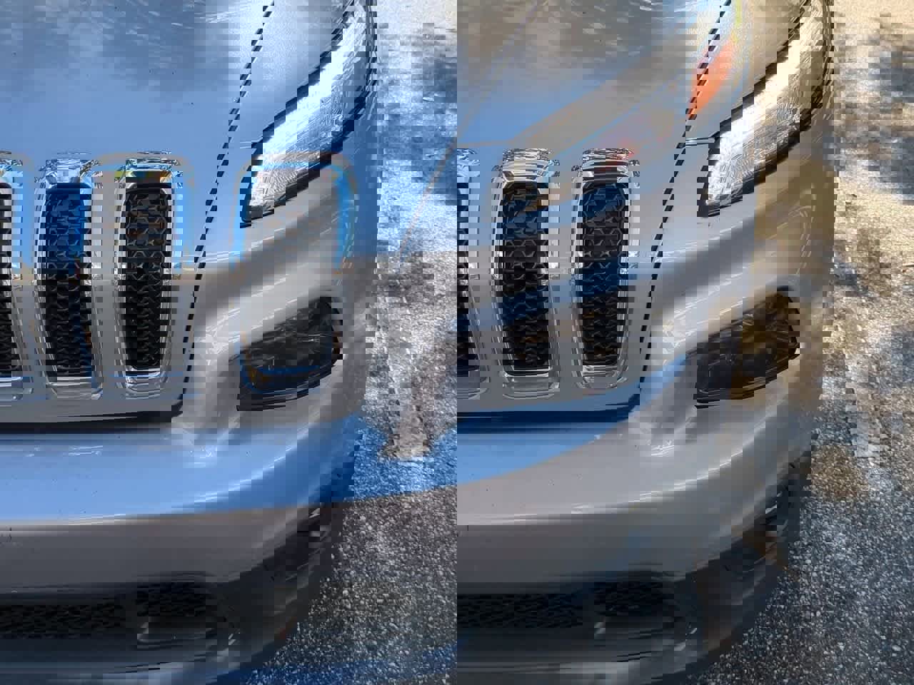 Used 2017 Jeep Cherokee Latitude image 11