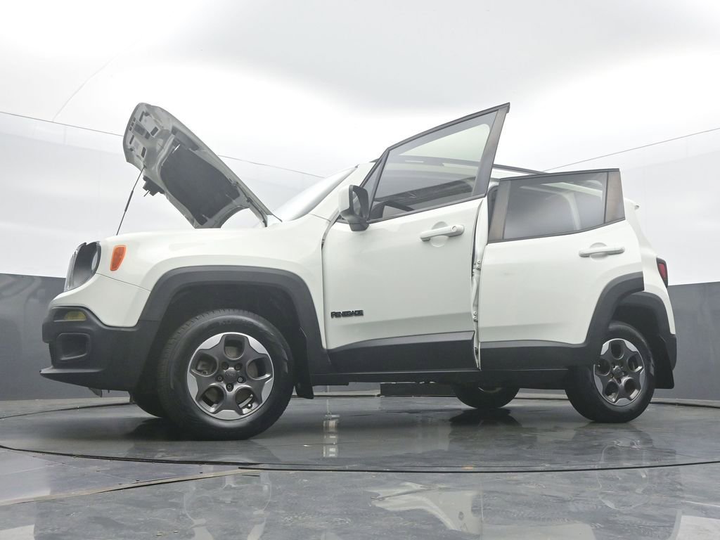 Used 2015 Jeep Renegade Latitude AWD/4WD image 57