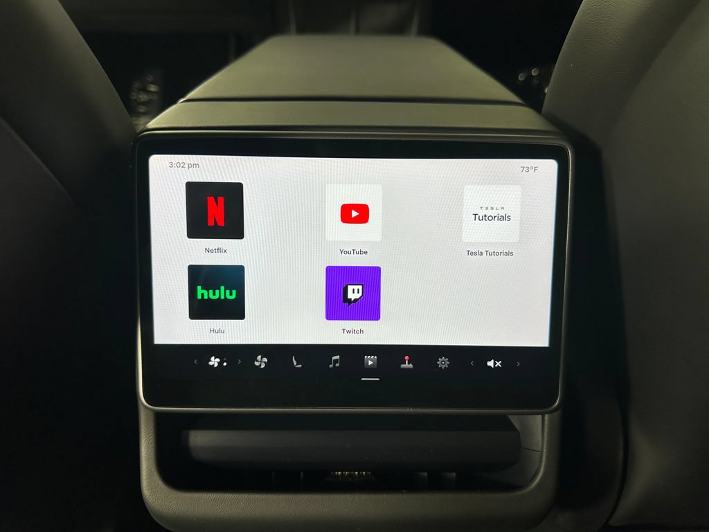 Used 2026 Tesla Model Y AWD image 29