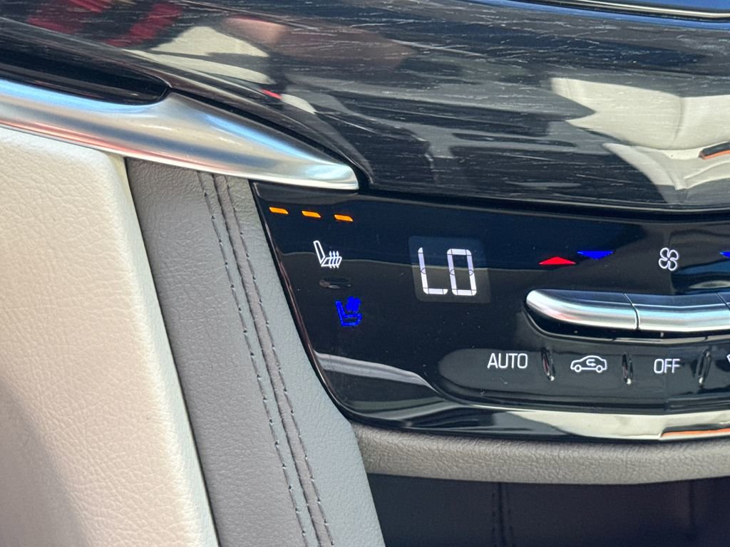 Used 2025 Cadillac XT6 Premium Luxury w/ Technology Package image 34