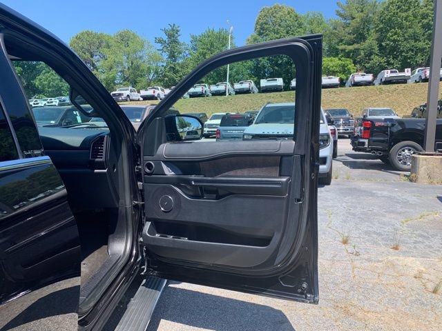 Used 2020 Ford Expedition Limited w/ Equipment Group 302A AWD/4WD image 15
