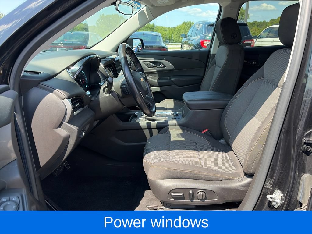 Used 2018 Chevrolet Traverse LT FWD image 17