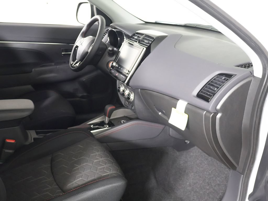 New 2027 Mitsubishi Outlander Sport LE AWD/4WD image 21