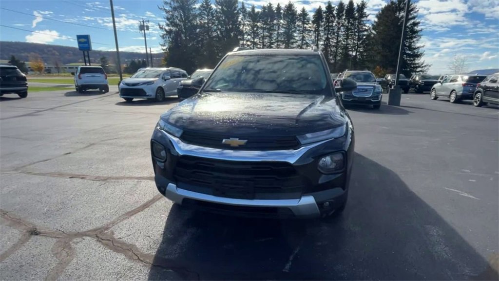 Certified 2022 Chevrolet TrailBlazer LT w/ Driver Confidence Package image 3
