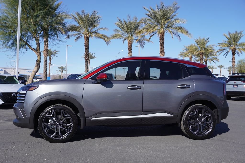 Certified 2025 Nissan Kicks SR FWD image 2
