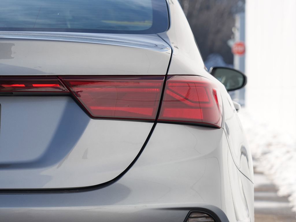 Used 2022 Kia Forte LXS image 12