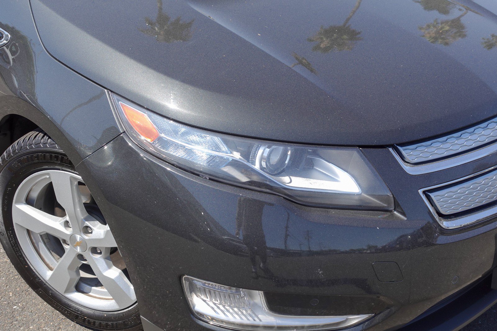 Used 2014 Chevrolet Volt Premium w/ Premium Trim Package FWD image 2