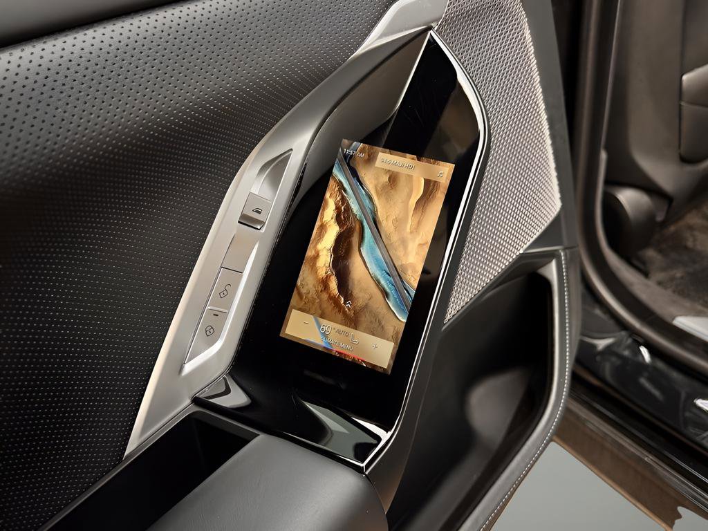 Used 2025 BMW 760i xDrive w/ Executive Package image 22