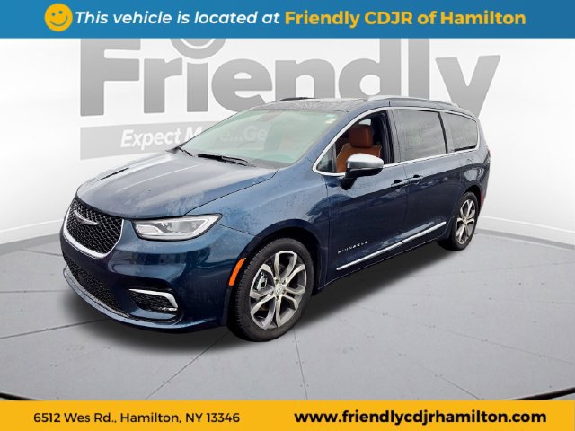 Used 2025 Chrysler Pacifica Pinnacle