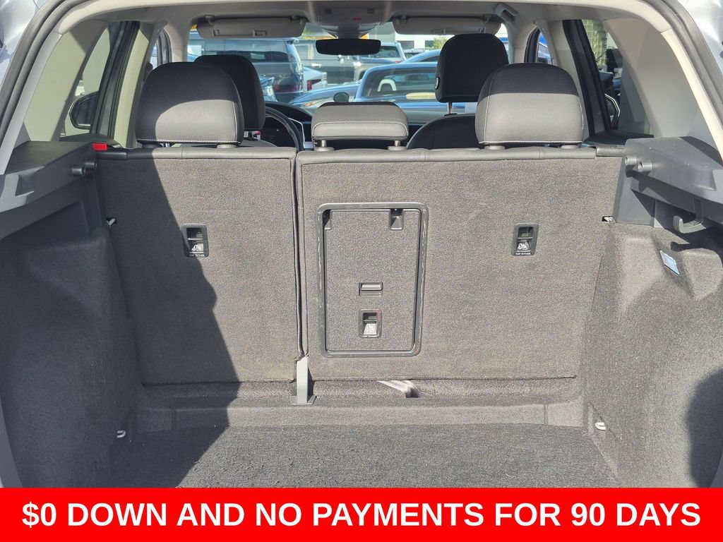 Used 2025 Volkswagen Taos SE FWD image 28