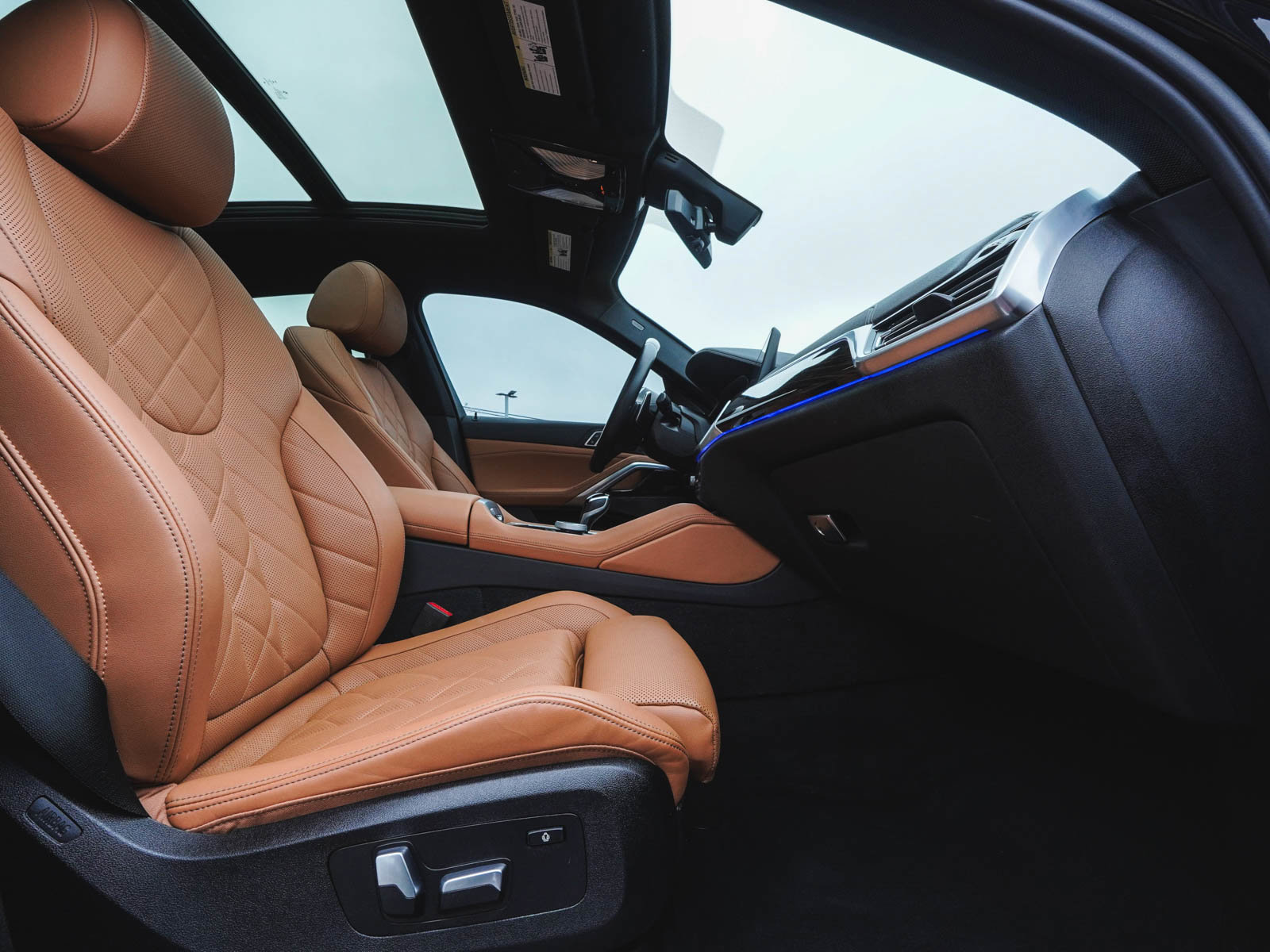 Used 2023 BMW X6 xDrive40i w/ M Sport Package image 38