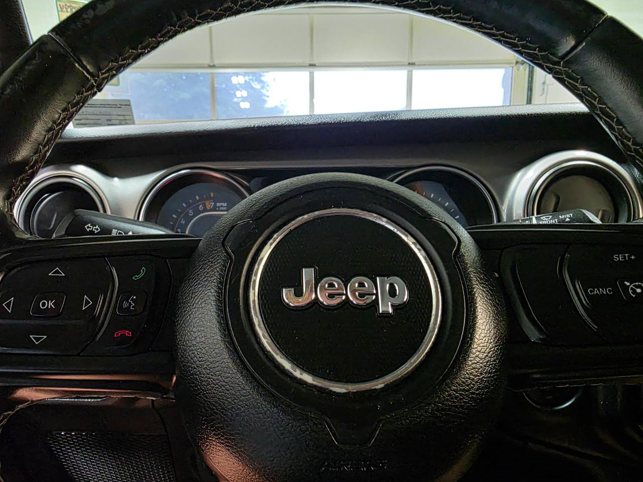 Used 2021 Jeep Gladiator Sport AWD/4WD image 27