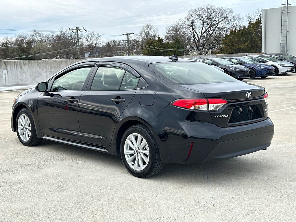 Used 2025 Toyota Corolla LE w/ LE Premium Package image 3