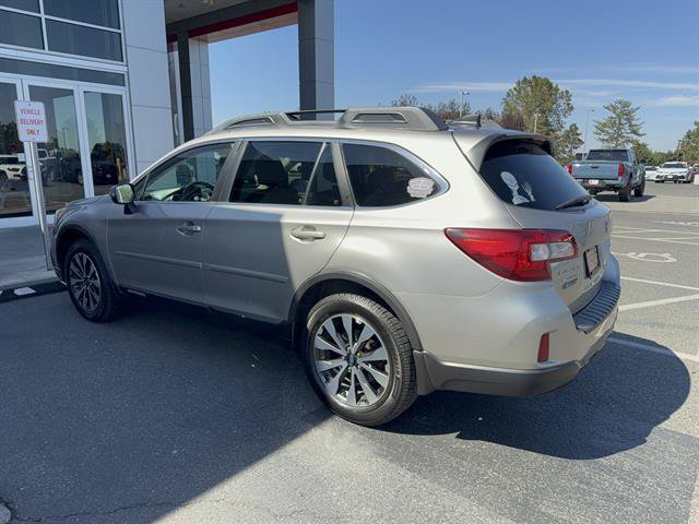 Used 2016 Subaru Outback 2.5i Limited AWD/4WD image 4