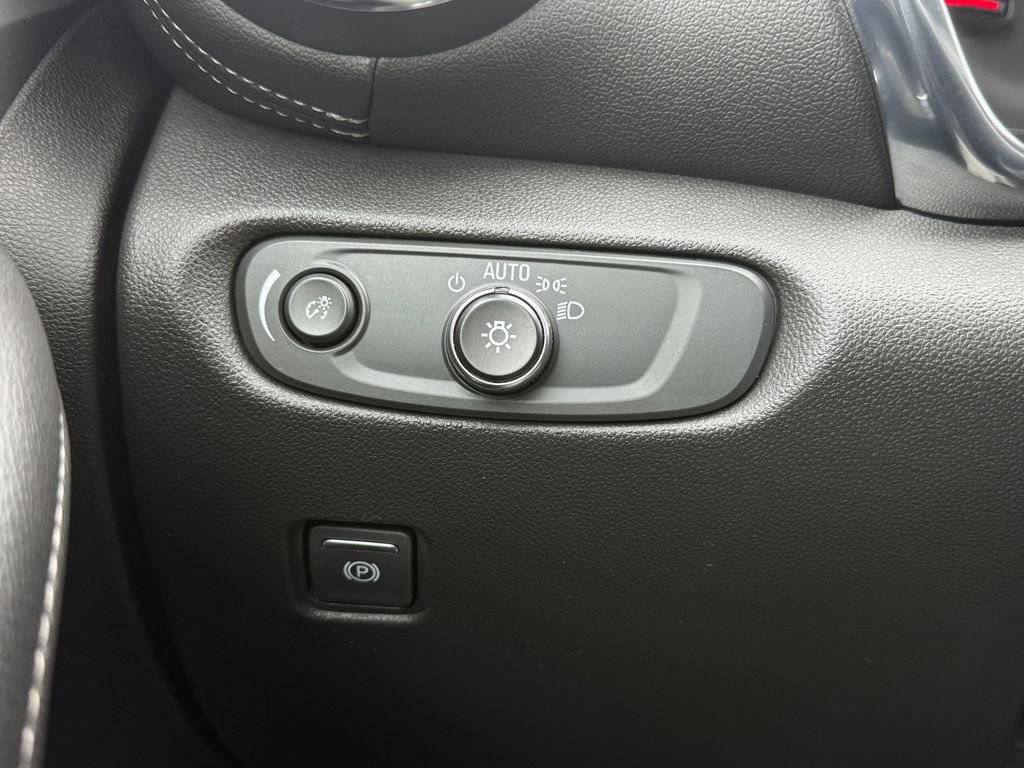 Used 2023 Chevrolet Blazer LT image 21