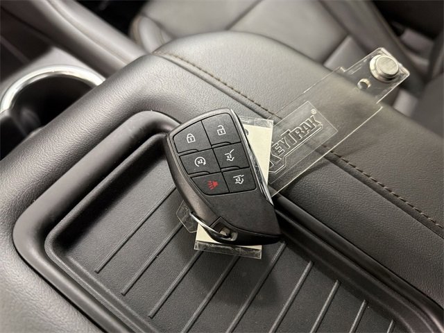 Used 2023 Chevrolet Suburban High Country image 34