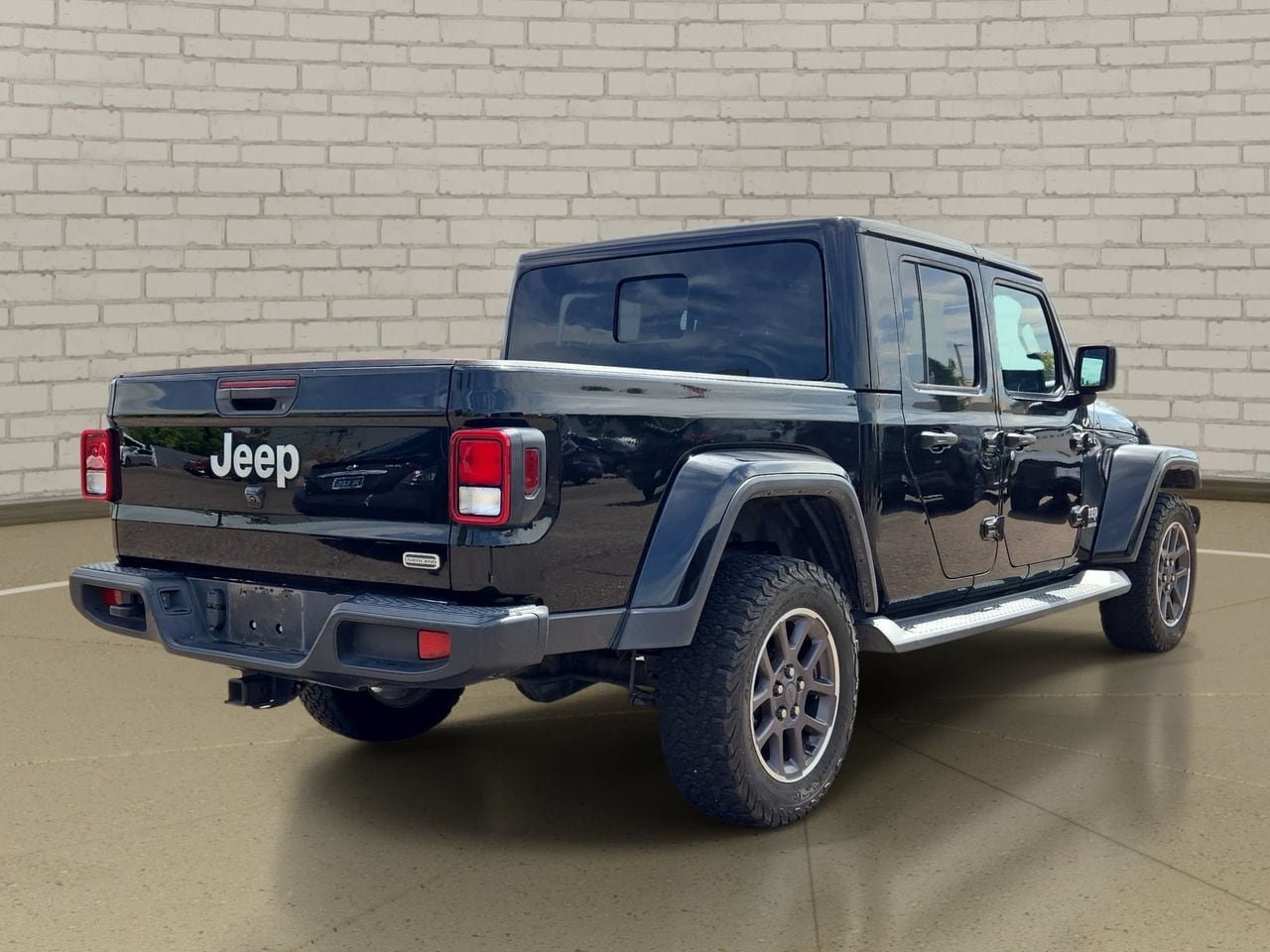 Used 2021 Jeep Gladiator Overland AWD/4WD image 5
