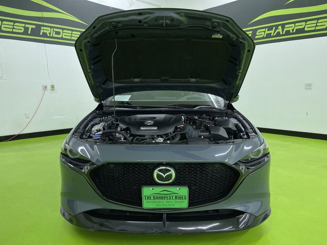 Used 2021 MAZDA MAZDA3 Hatchback w/Premium Plus Pkg image 4