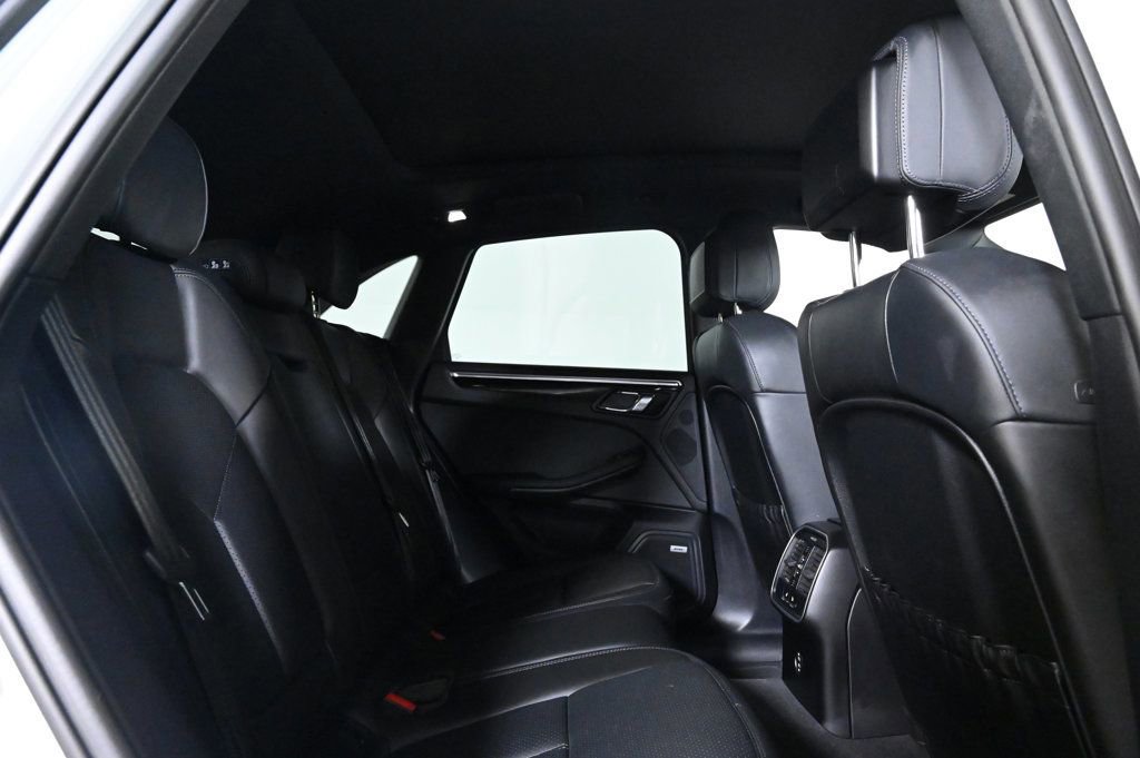 Certified 2023 Porsche Macan S image 20