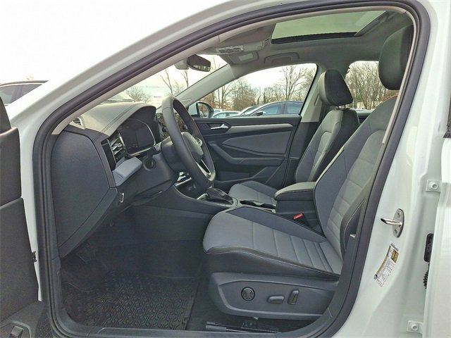 New 2026 Volkswagen Jetta SE image 6