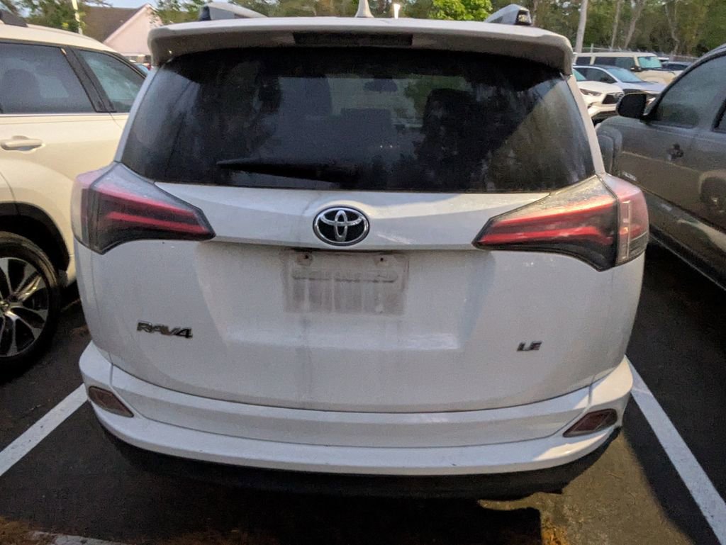Used 2018 Toyota RAV4 LE image 6