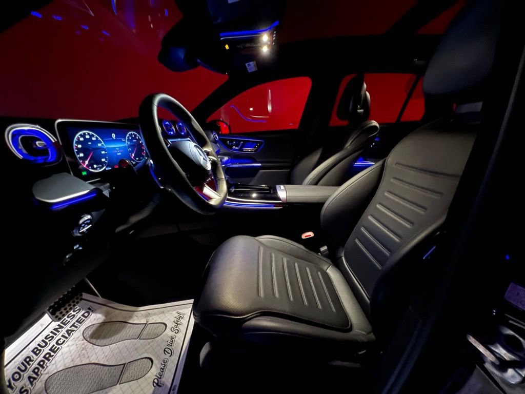 Used 2025 Mercedes-Benz GLC 300 4MATIC image 30