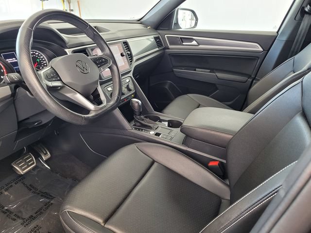 Used 2020 Volkswagen Atlas Cross Sport SE w/ Panoramic Sunroof Package FWD image 10