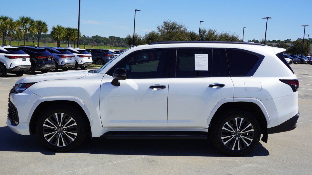 Used 2023 Lexus LX 600 4WD w/ Appearance Package image 5