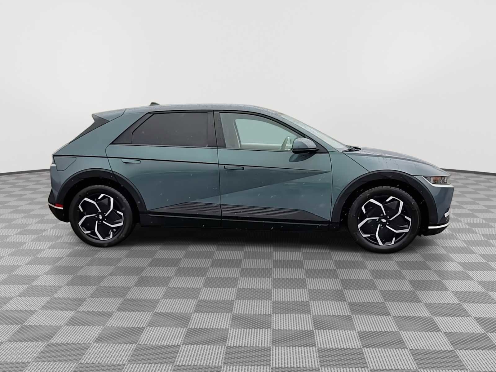 Used 2024 Hyundai Ioniq 5 SEL RWD image 9