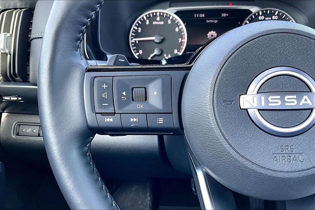 Used 2024 Nissan Pathfinder SL FWD image 18