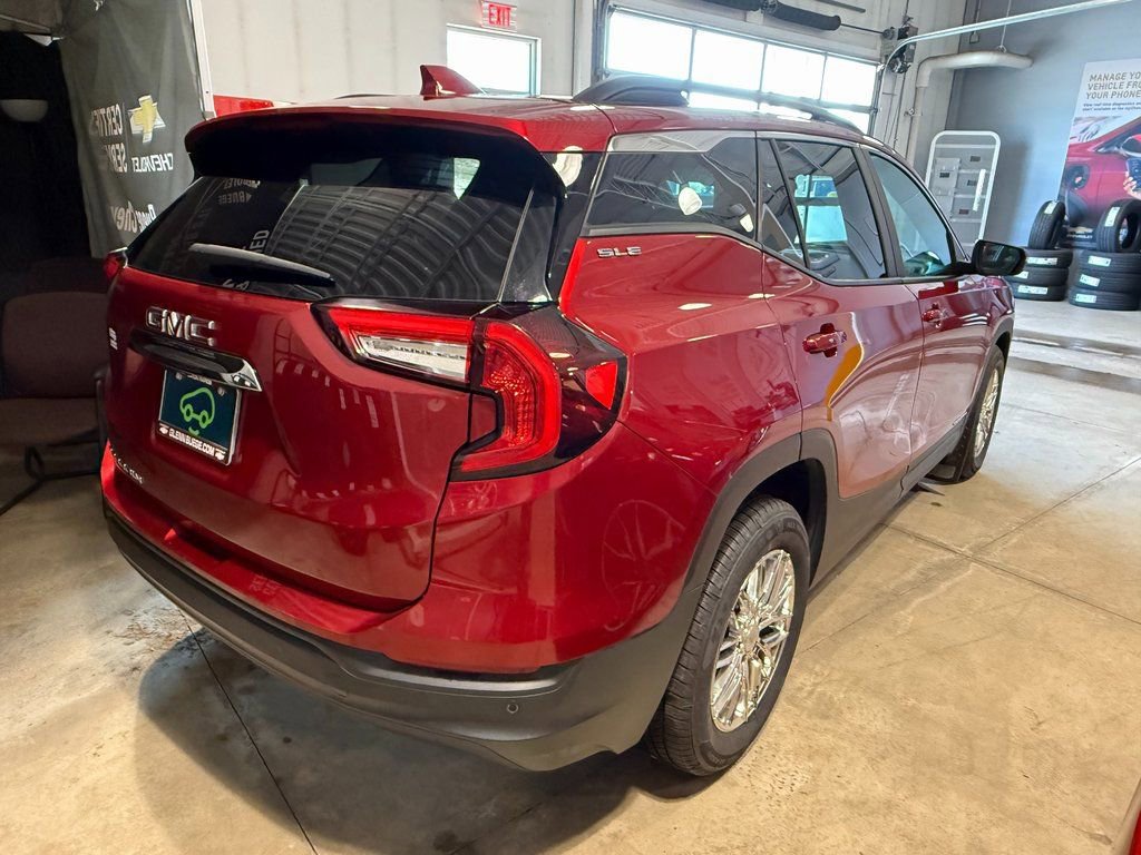 Certified 2022 GMC Terrain SLE w/ Driver Convenience Package image 6