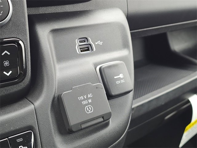 New 2025 RAM ProMaster 3500 w/ Quick Order Package 22G SLT image 32