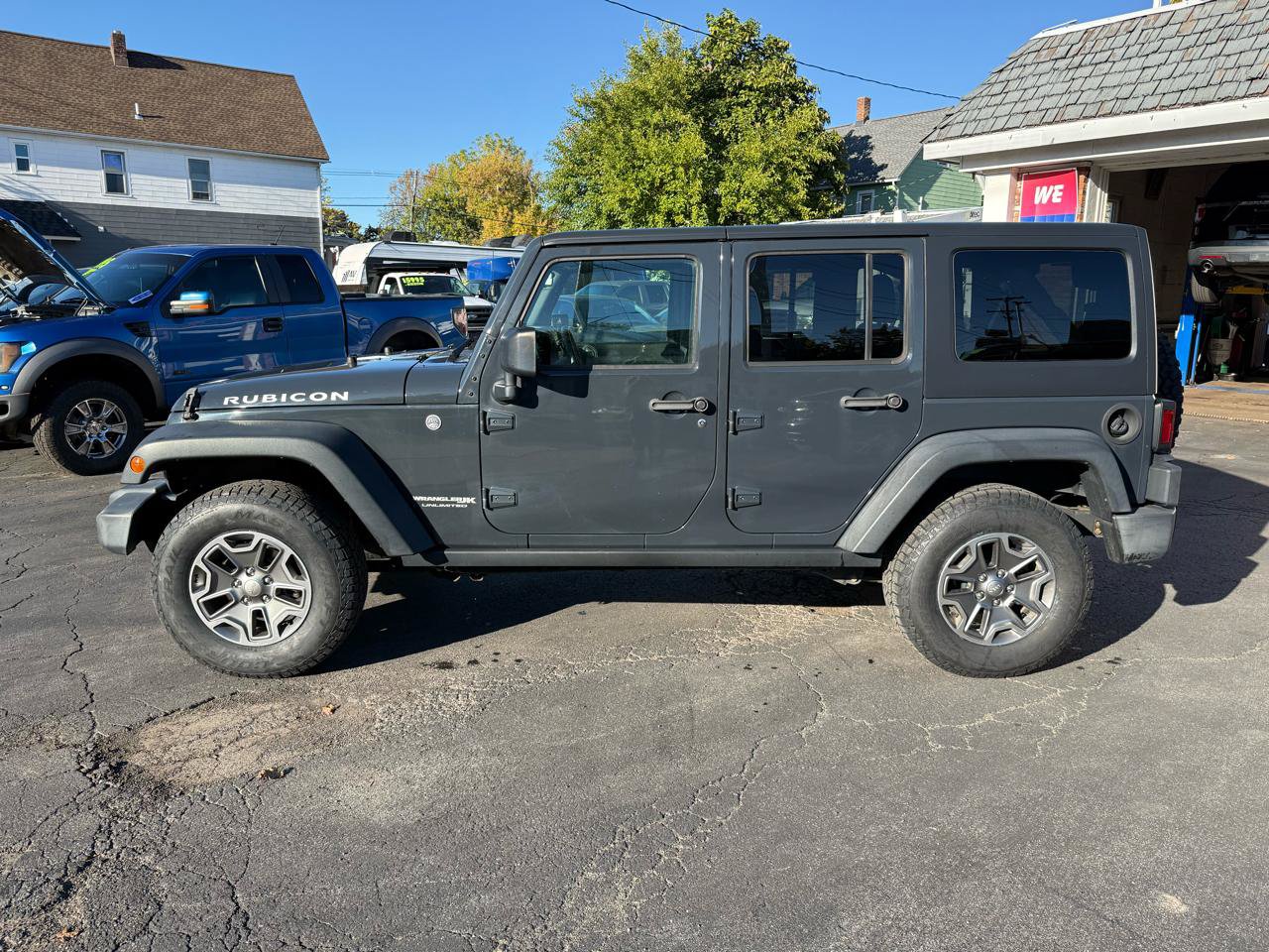 Used 2018 Jeep Wrangler Unlimited Rubicon w/ Connectivity Group AWD/4WD image 8