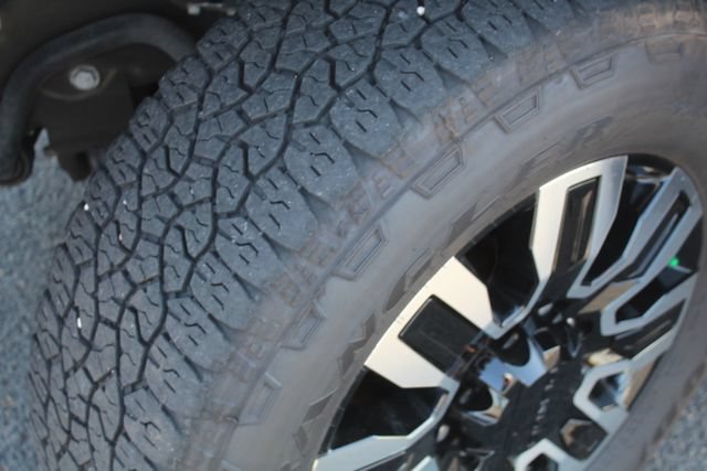 Certified 2025 GMC Sierra 2500 Denali Ultimate AWD/4WD image 12