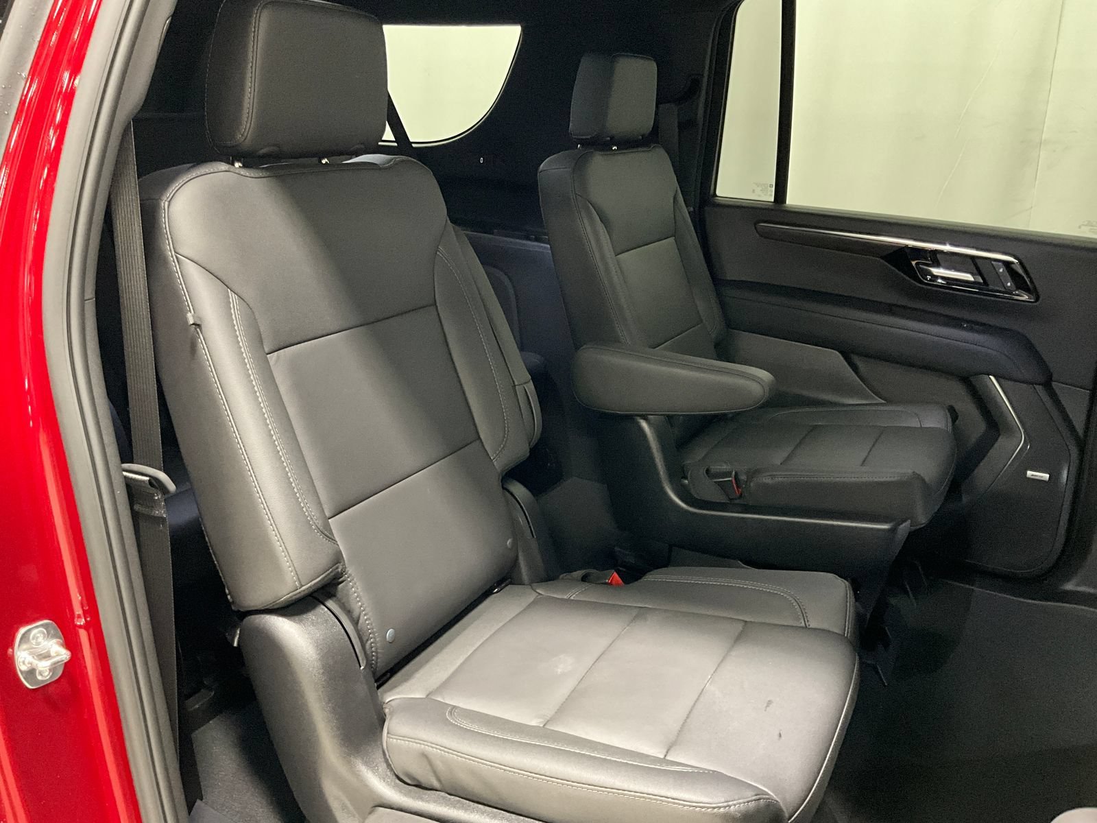 Used 2026 Chevrolet Suburban LT w/ Comfort Package AWD/4WD image 23