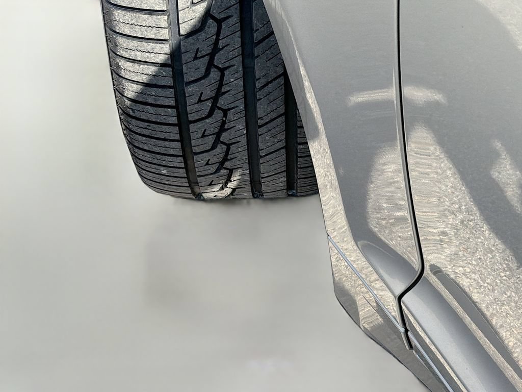 Used 2020 Lincoln MKZ FWD image 40