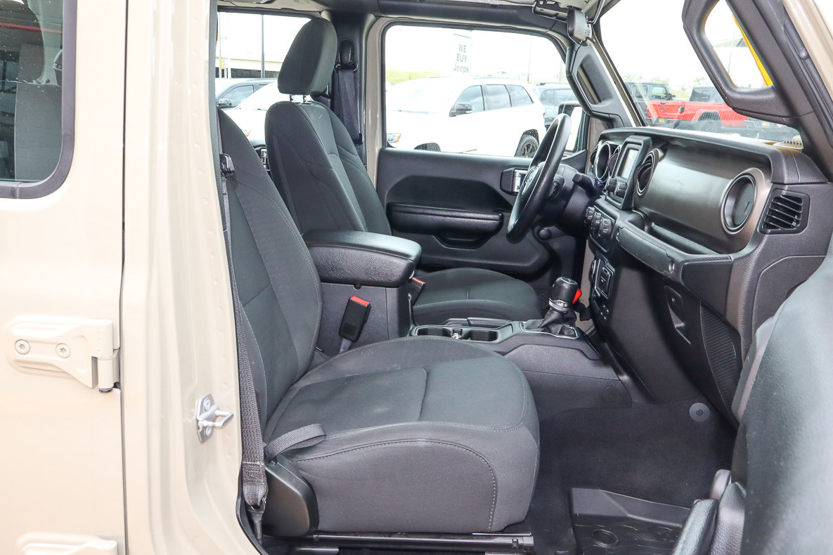 Used 2020 Jeep Gladiator Sport image 26