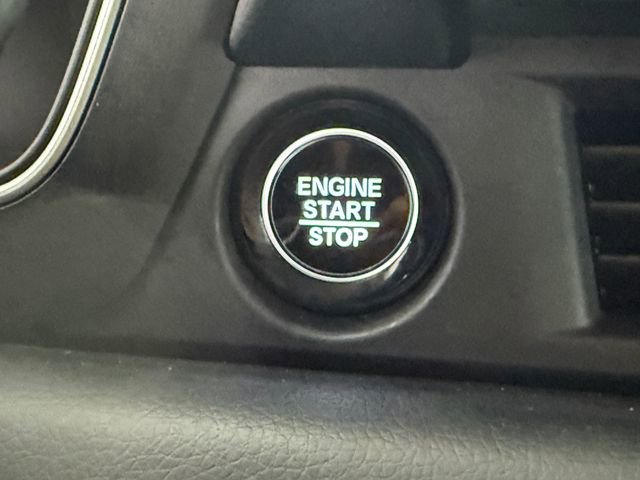 Used 2025 Honda Pilot Touring image 15