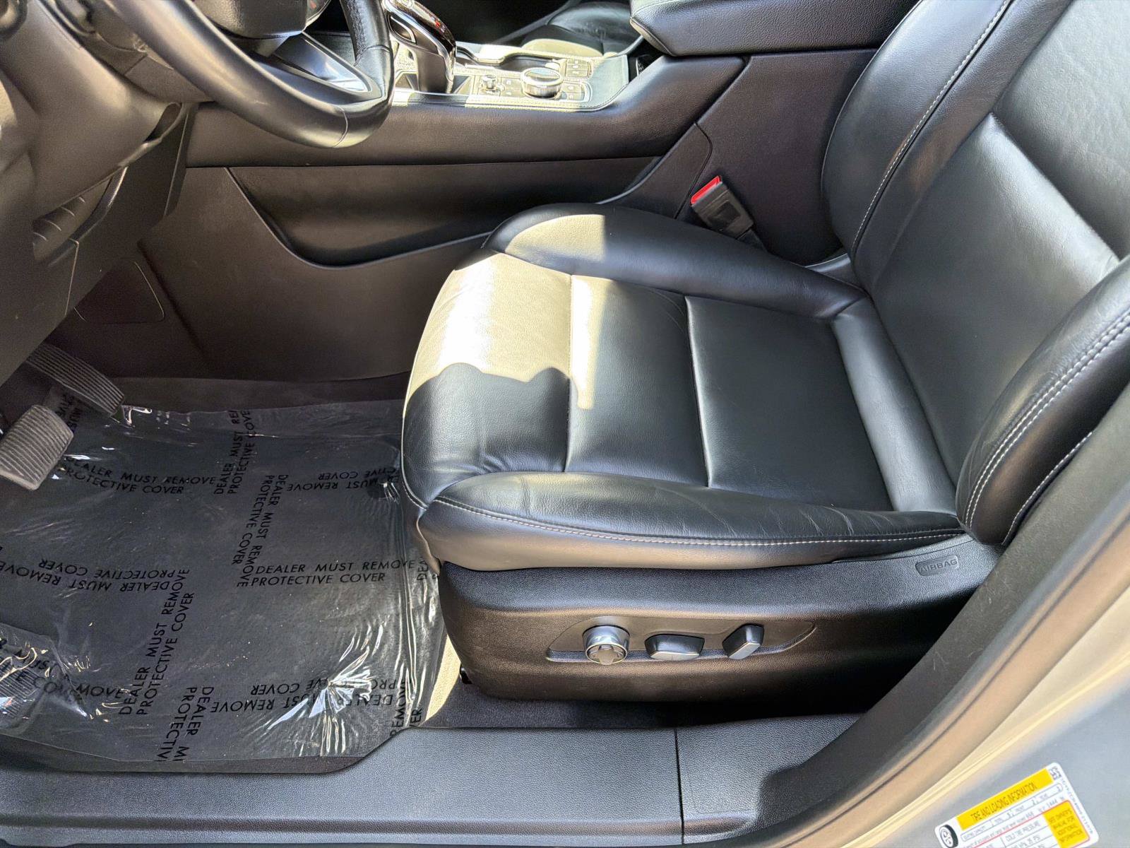 Used 2024 Cadillac XT4 Premium Luxury FWD image 15