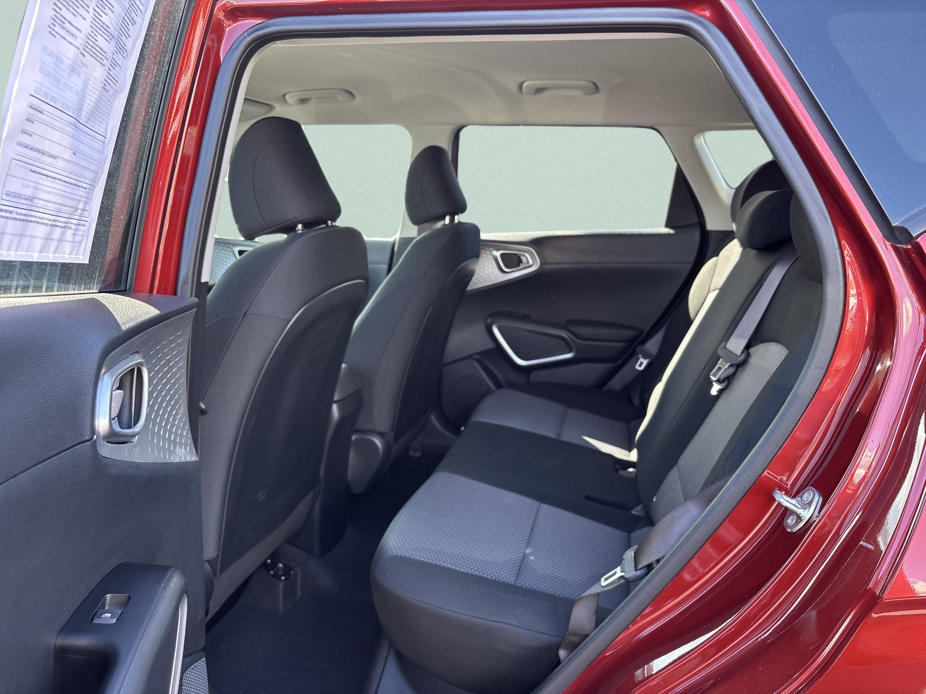 Used 2025 Kia Soul LX w/ LX Technology Package FWD image 14