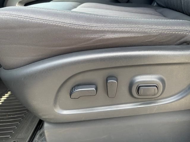 Used 2021 Nissan Titan SV w/ SV Convenience Package AWD/4WD image 16