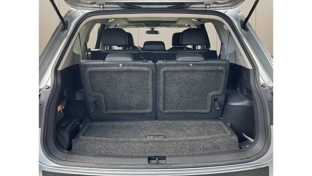 Used 2020 Volkswagen Tiguan SE image 14