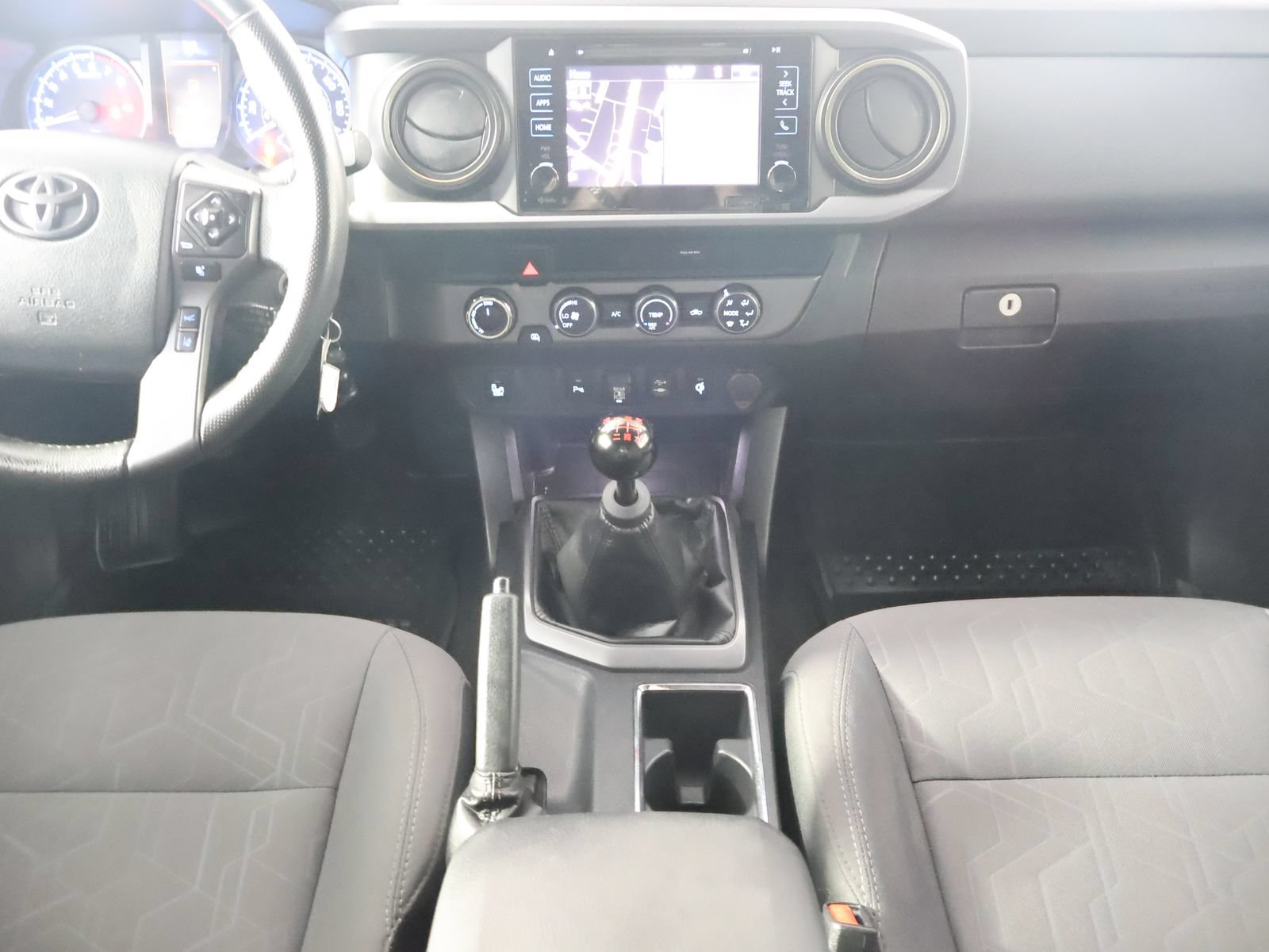Used 2019 Toyota Tacoma TRD Off-Road w/ Technology Package AWD/4WD image 23