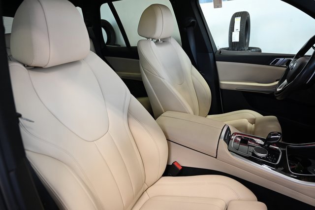 Used 2021 BMW X5 xDrive40i w/ Premium Package image 9