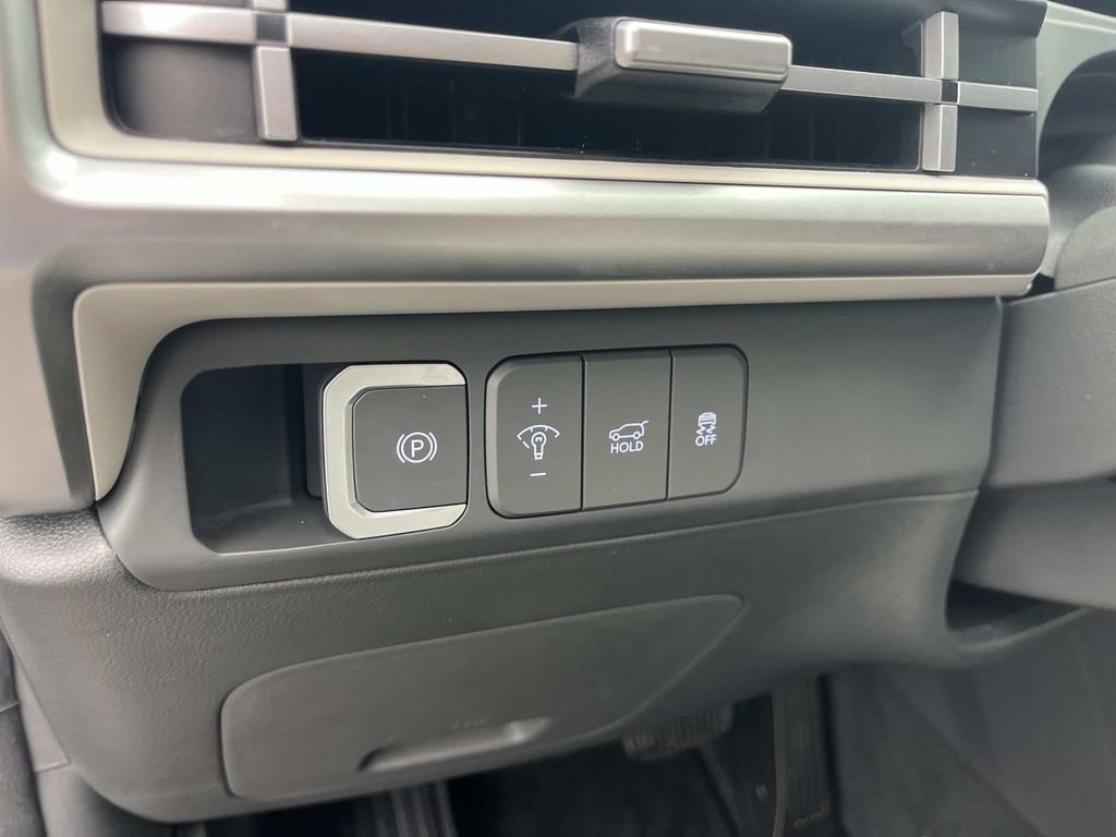 Used 2025 Hyundai Santa Fe SEL image 16