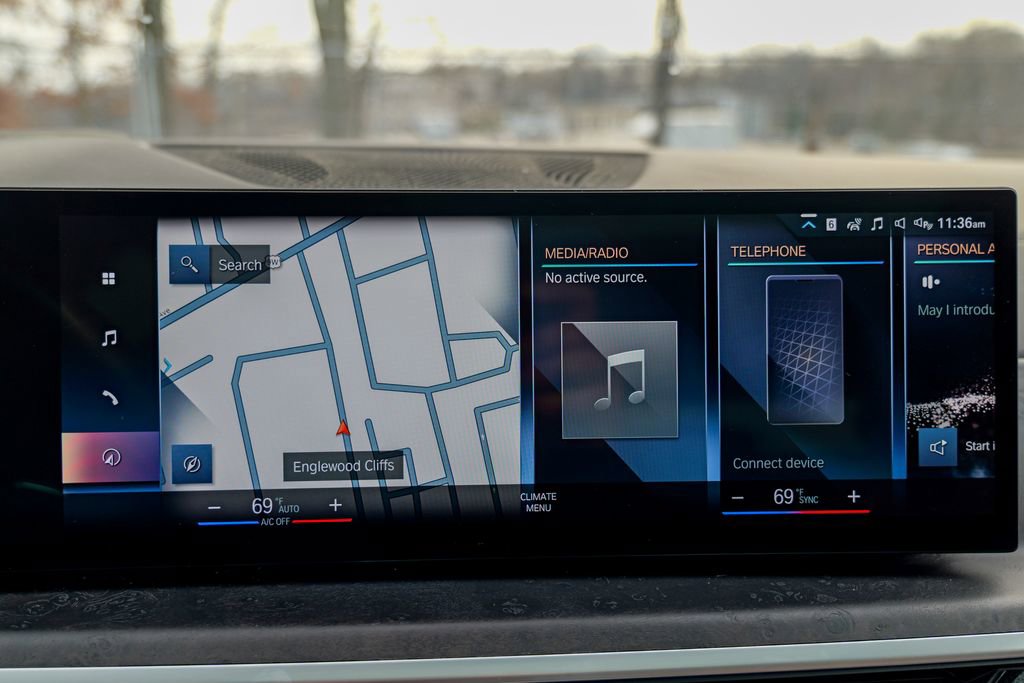 Used 2023 BMW X7 xDrive40i w/ Premium Package image 62