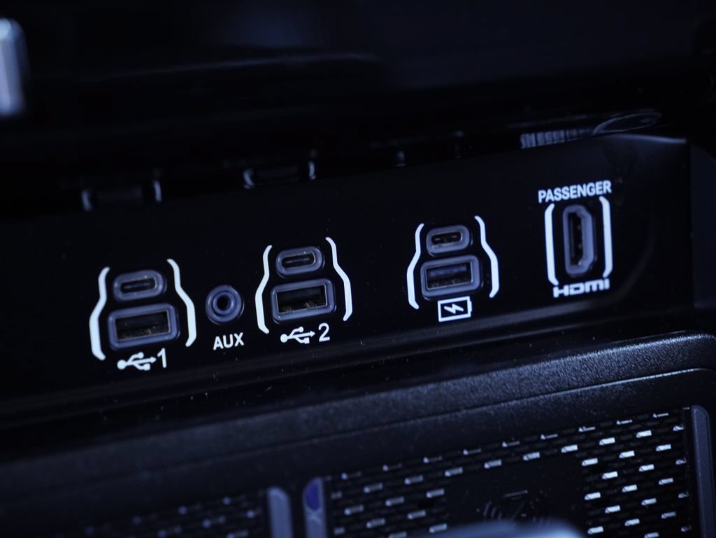 Used 2025 RAM 2500 Limited AWD/4WD image 23