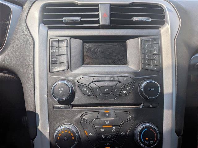 Used 2016 Ford Fusion SE FWD image 10